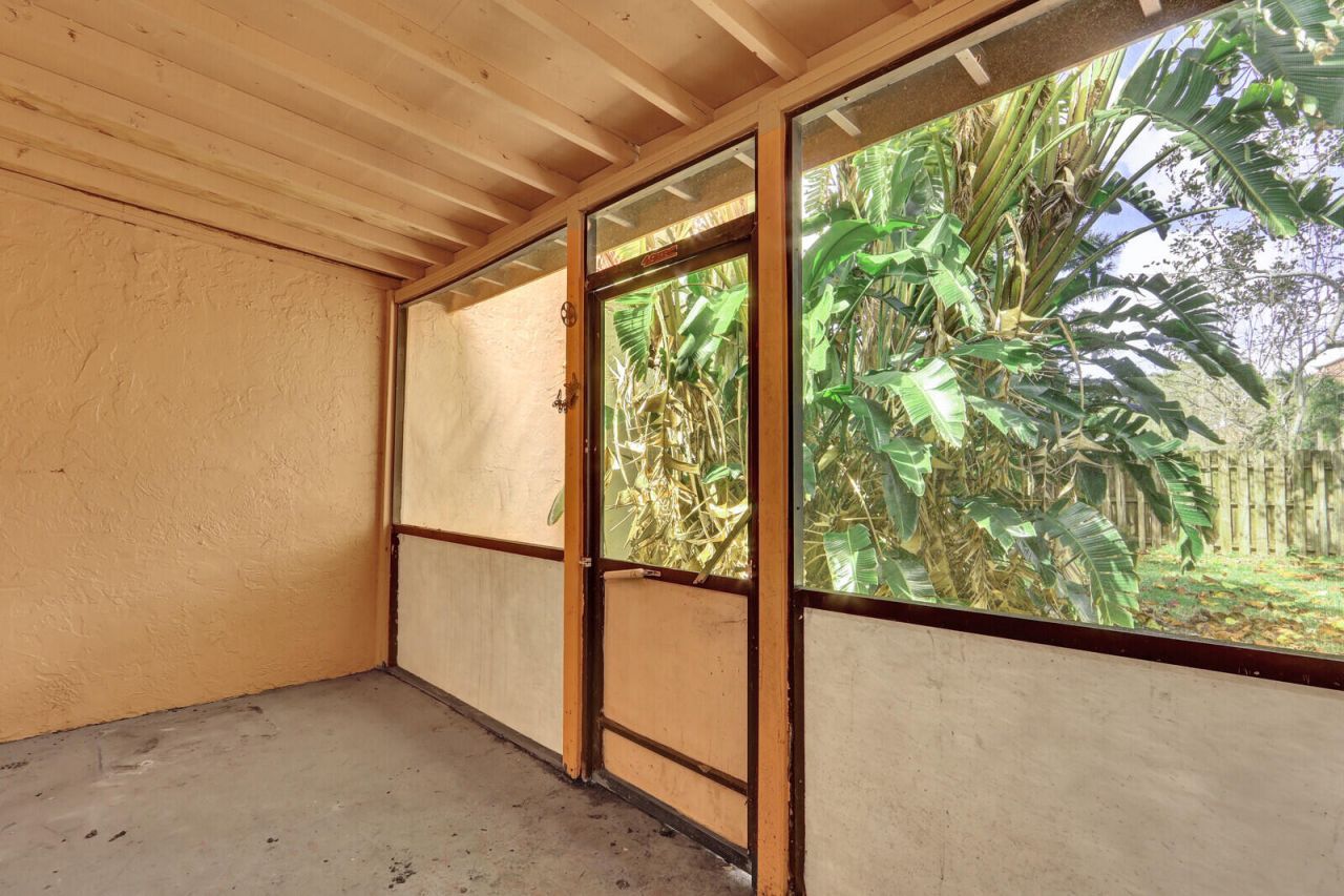 100 Sparrow Drive, Unit 20, Royal Palm Beach, FL 33411 Photo