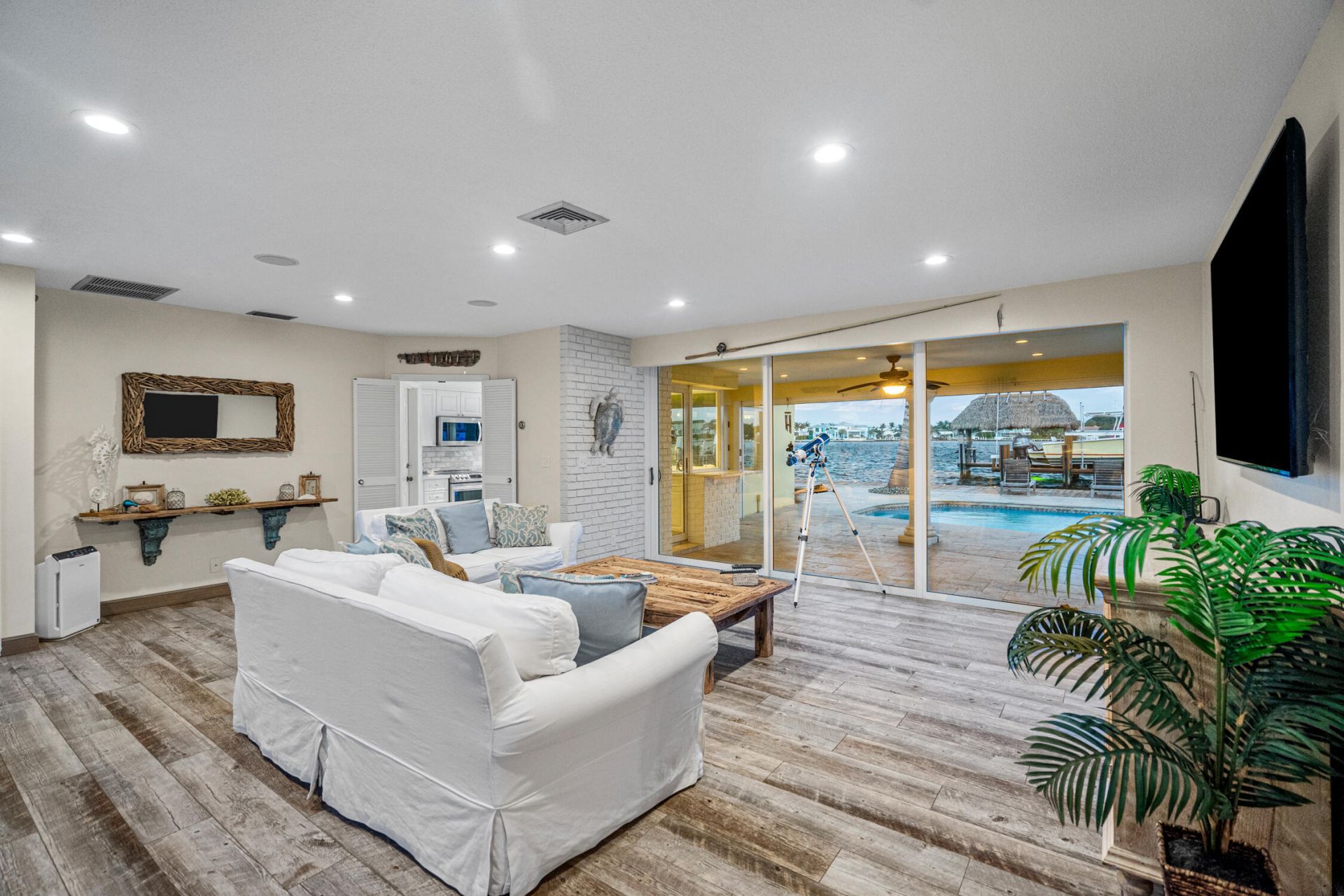 844 East Drive, Boynton Beach, FL 33435 Photo