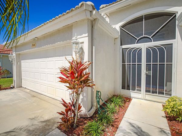 7008 SE Twin Oaks Circle, Stuart, FL 34997