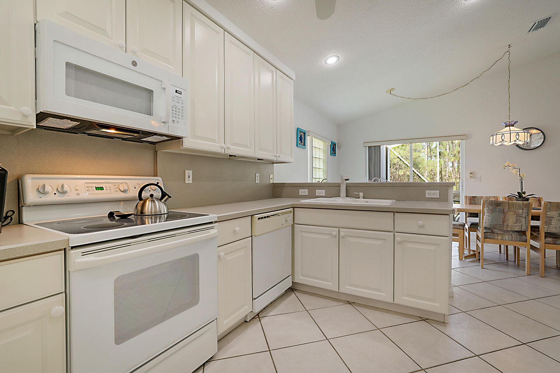 7008 SE Twin Oaks Circle, Stuart, FL 34997 Photo