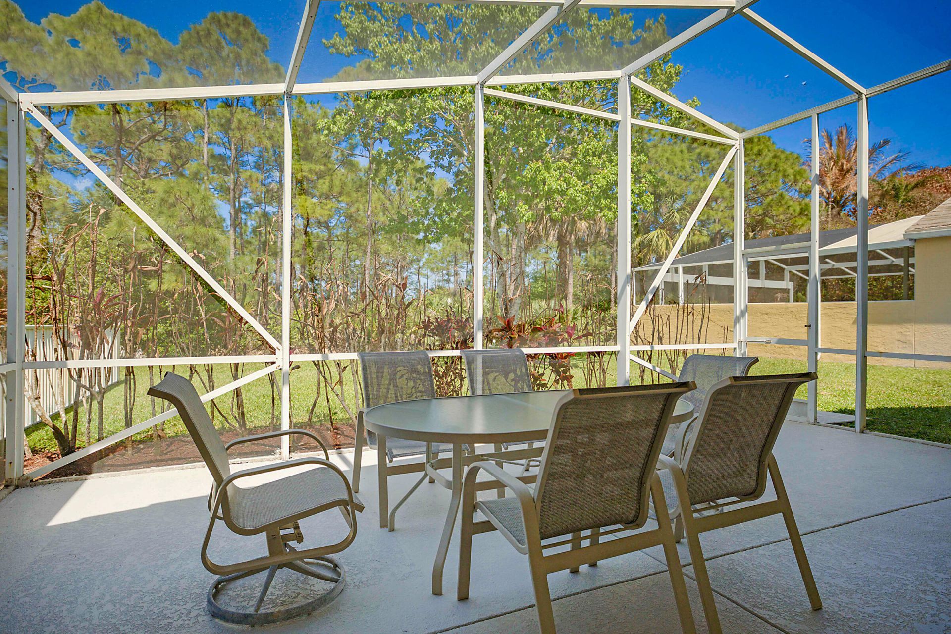 7008 SE Twin Oaks Circle, Stuart, FL 34997 Photo