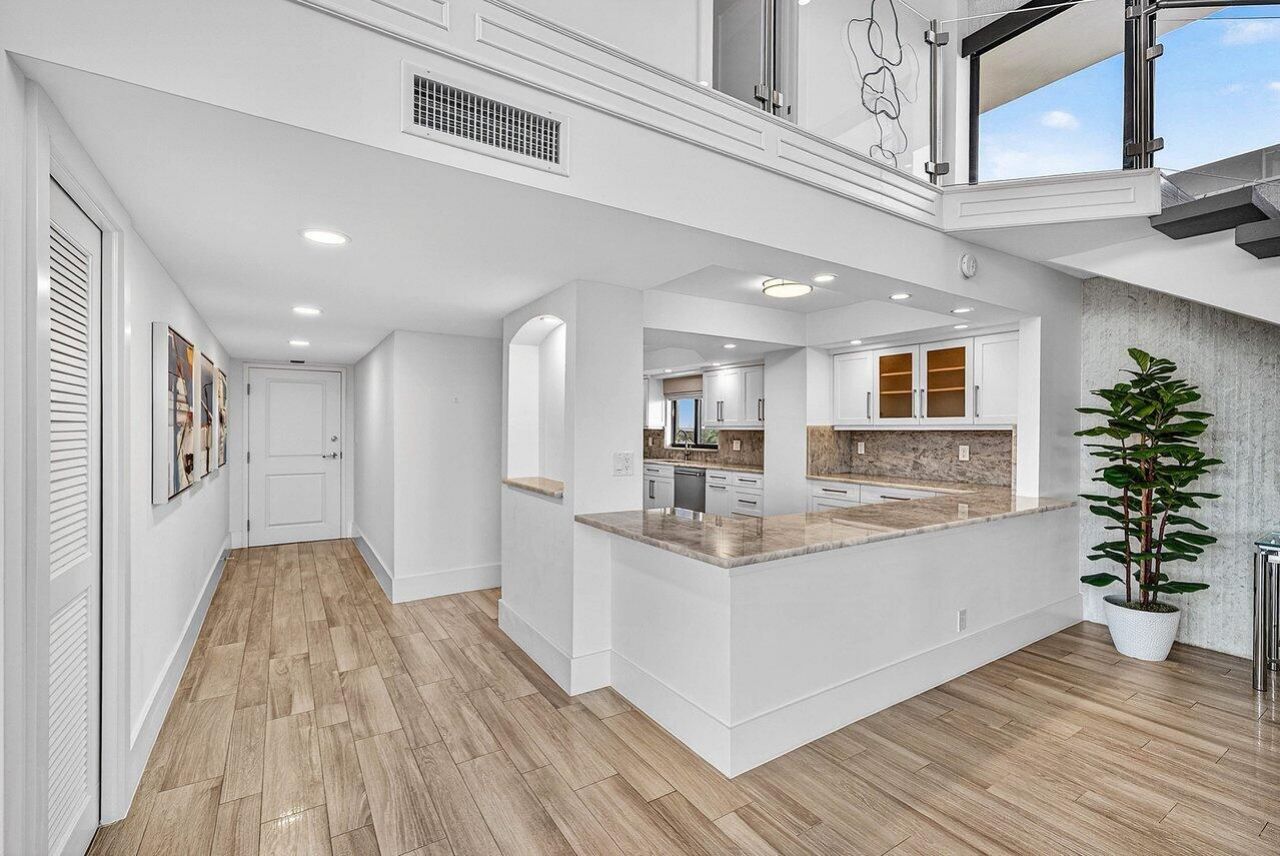 900 NE Spanish River Boulevard, Unit 7e, Boca Raton, FL 33431 Photo