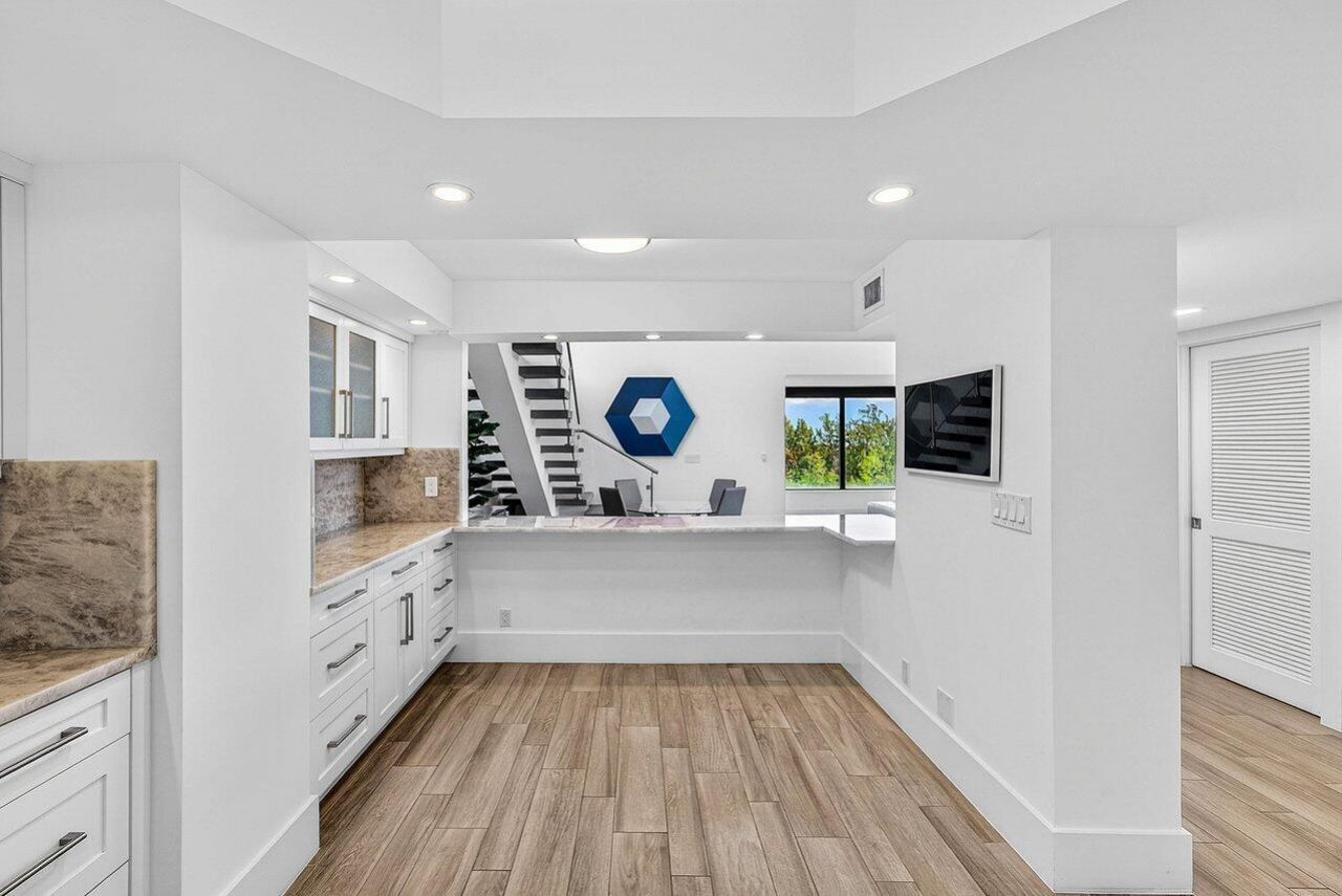 900 NE Spanish River Boulevard, Unit 7e, Boca Raton, FL 33431 Photo