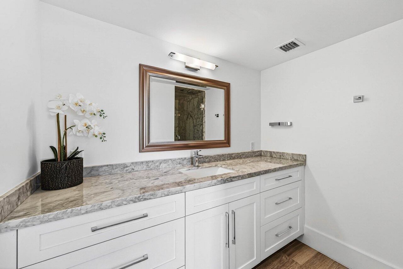 900 NE Spanish River Boulevard, Unit 7e, Boca Raton, FL 33431 Photo