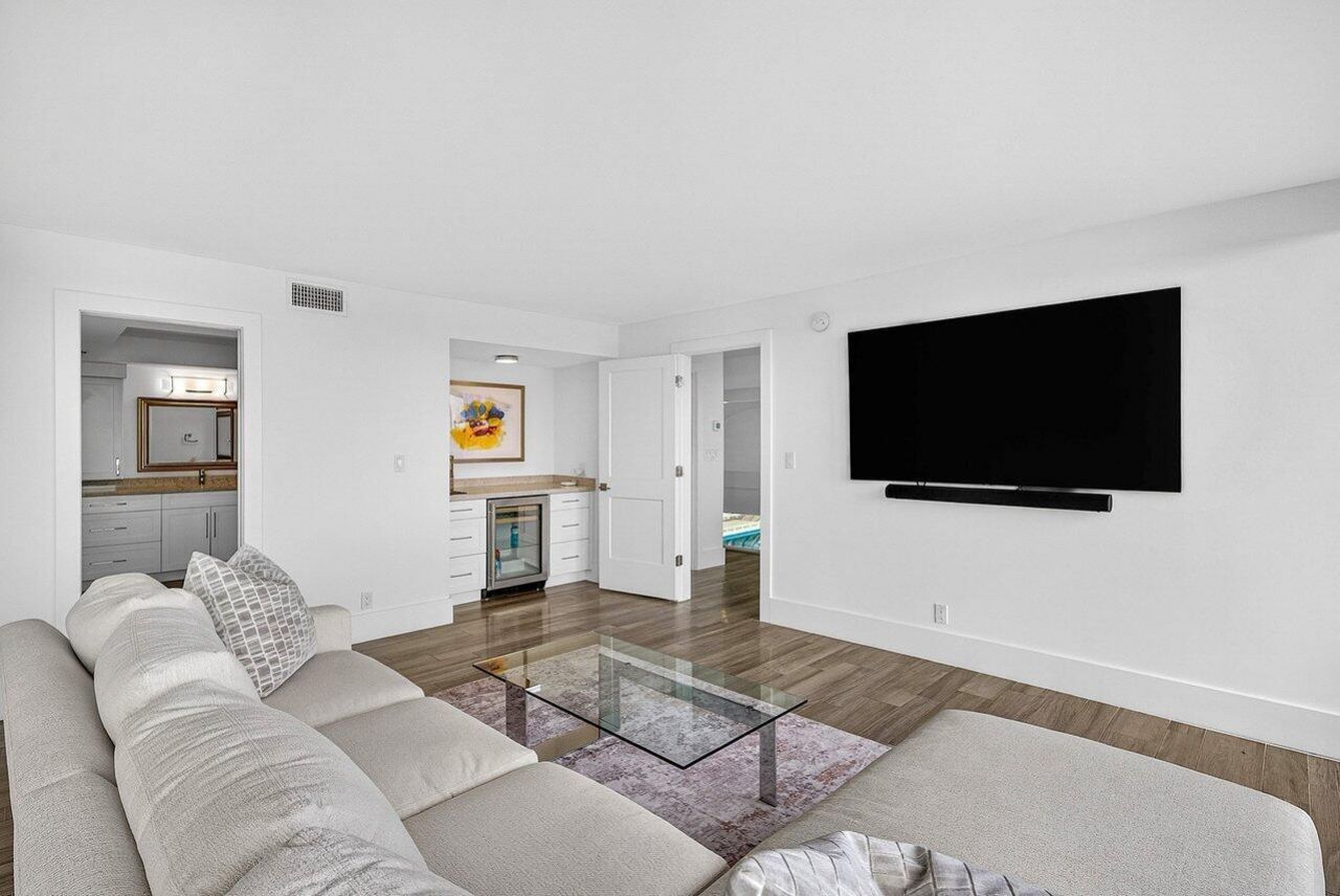 900 NE Spanish River Boulevard, Unit 7e, Boca Raton, FL 33431 Photo