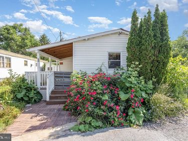 40 MEADOWBROOK COURT , NEW CUMBERLAND, PA 17070