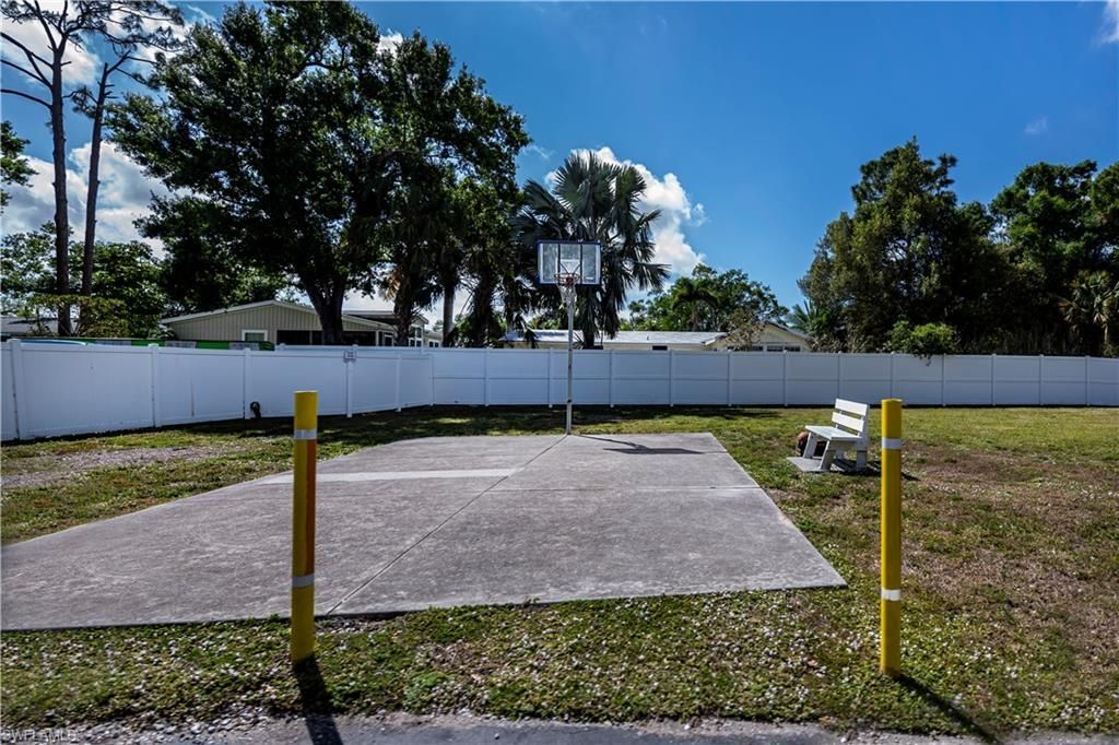 25 La Fonda Ln , North Fort Myers, FL 33903 Photo