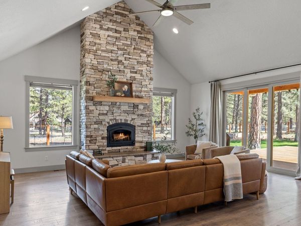 69270 Lariat, Sisters, OR 97759