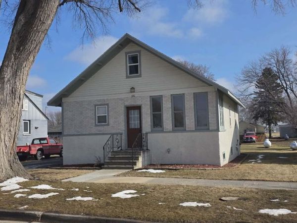 880 Pine Street, Wabasso, MN 56293