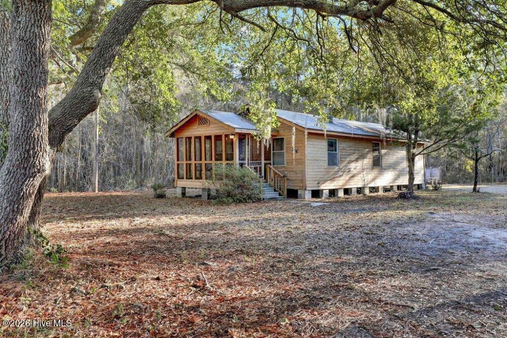 348 Shaw Highway, Rocky Point, NC 28457 Main Photo