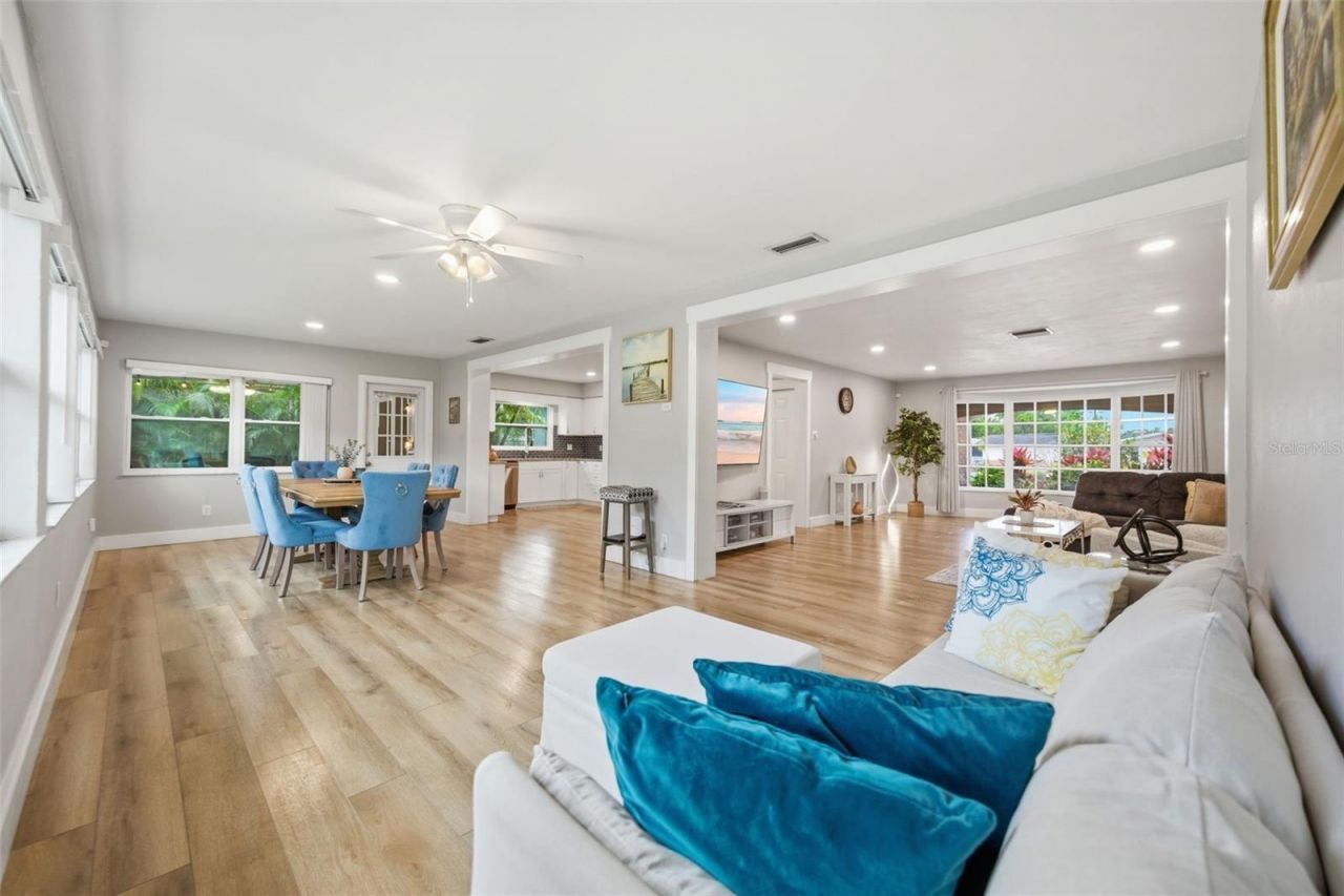 2036 W Ridge Drive, Clearwater, FL 33763 Photo