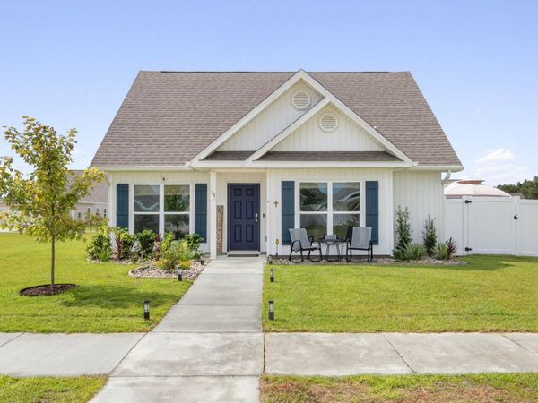 38 Silverthorn Street, Freeport, FL 32439