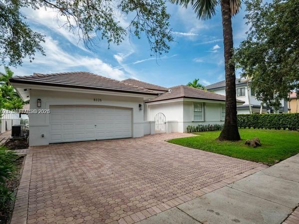 8325 NW 161st Ter, Unit 8325, Miami Lakes, FL 33016