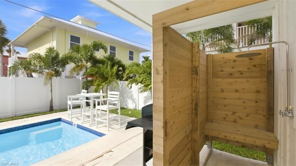 129 Pearl St, Fort Myers Beach, FL 33931 Photo