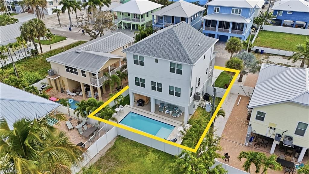 129 Pearl St, Fort Myers Beach, FL 33931 Photo