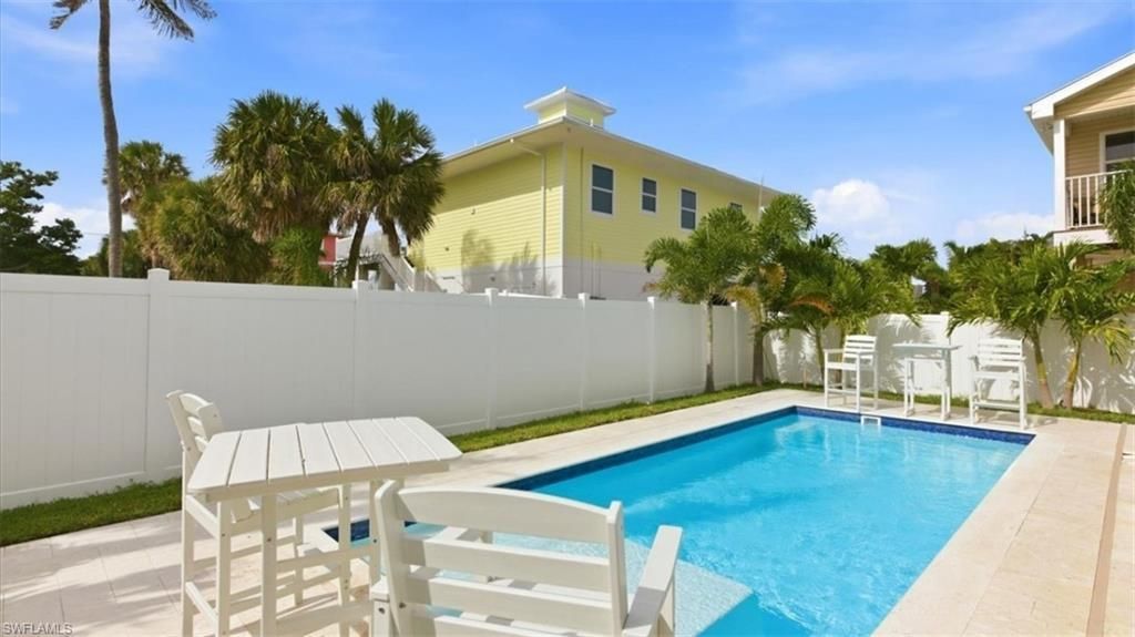 129 Pearl St, Fort Myers Beach, FL 33931 Photo