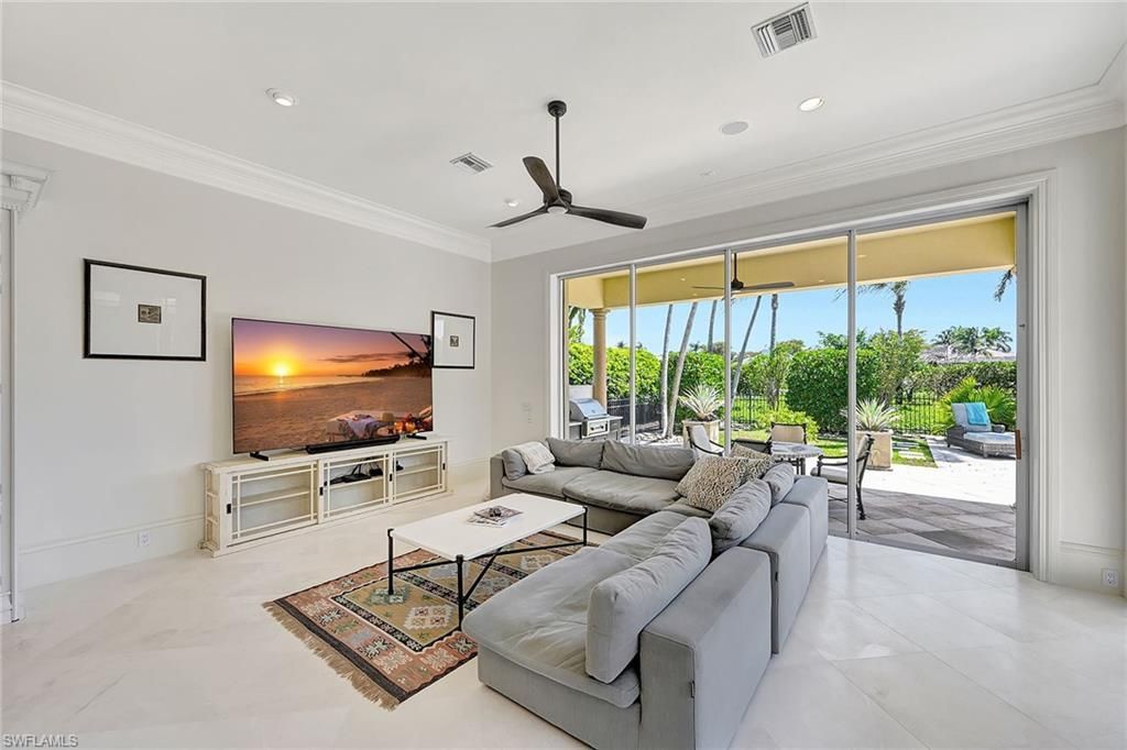 2052 Isla Vista Ln, Naples, FL 34105 Photo
