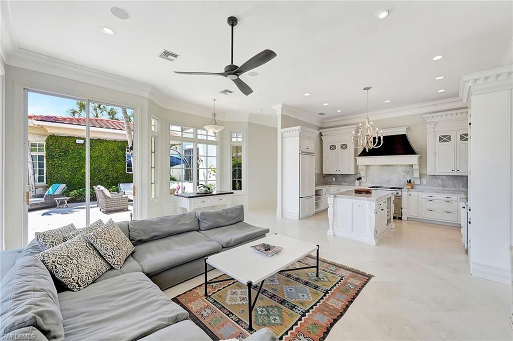 2052 Isla Vista Ln, Naples, FL 34105 Photo