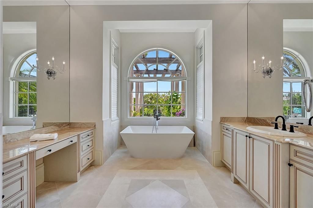 2052 Isla Vista Ln, Naples, FL 34105 Photo