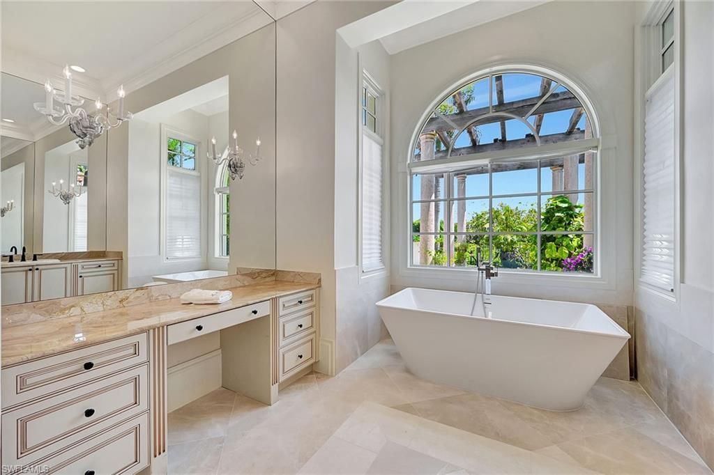 2052 Isla Vista Ln, Naples, FL 34105 Photo