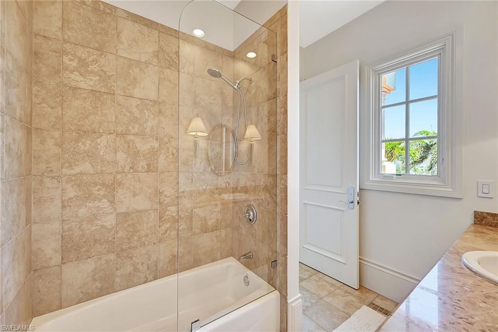 2052 Isla Vista Ln, Naples, FL 34105 Photo