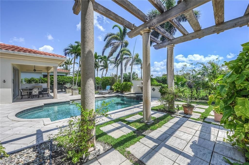 2052 Isla Vista Ln, Naples, FL 34105 Photo