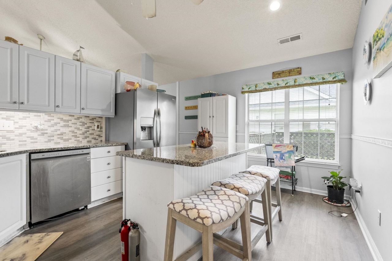 353 Worthington Circle Photo 14