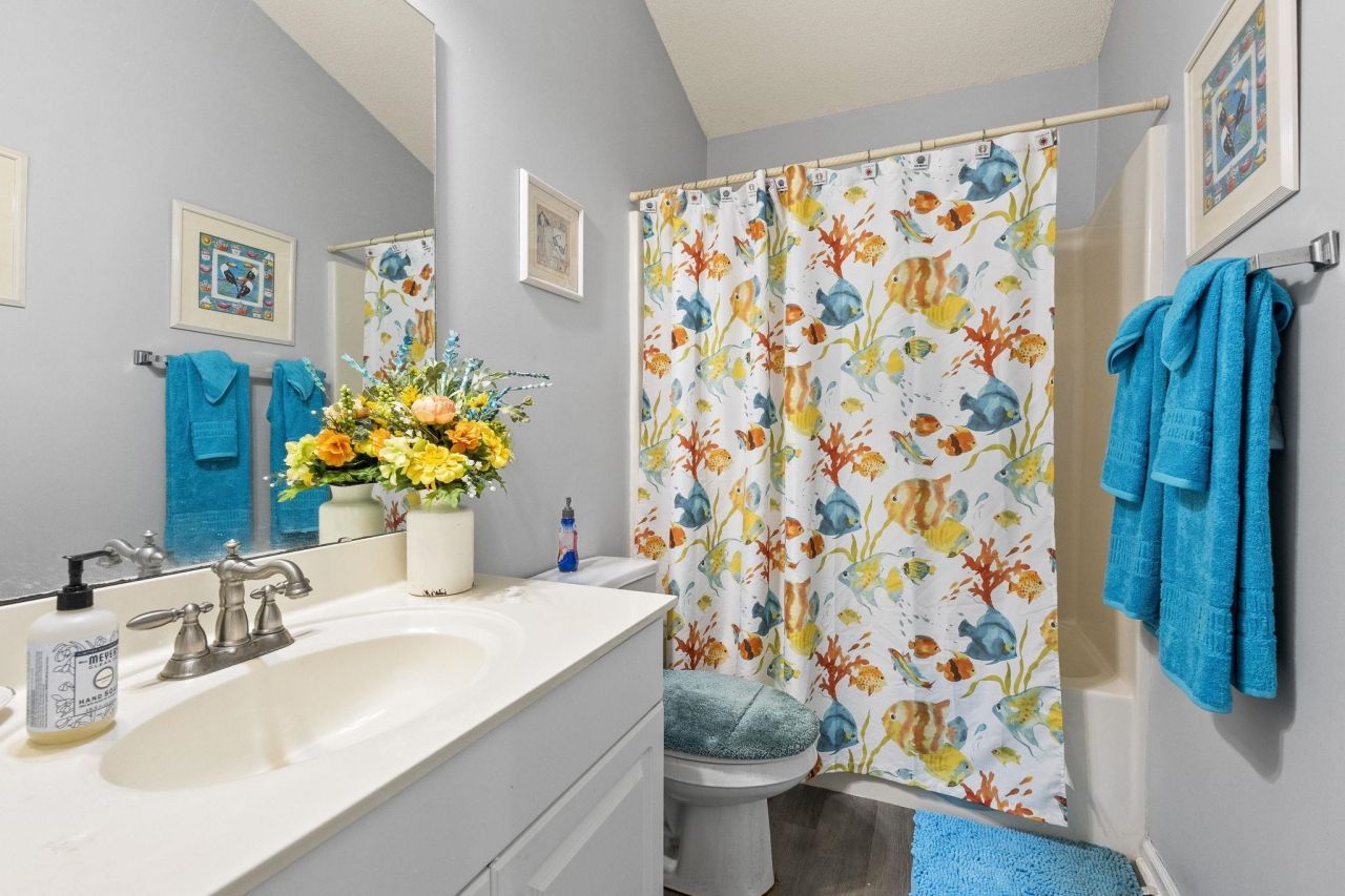 353 Worthington Circle Photo 17