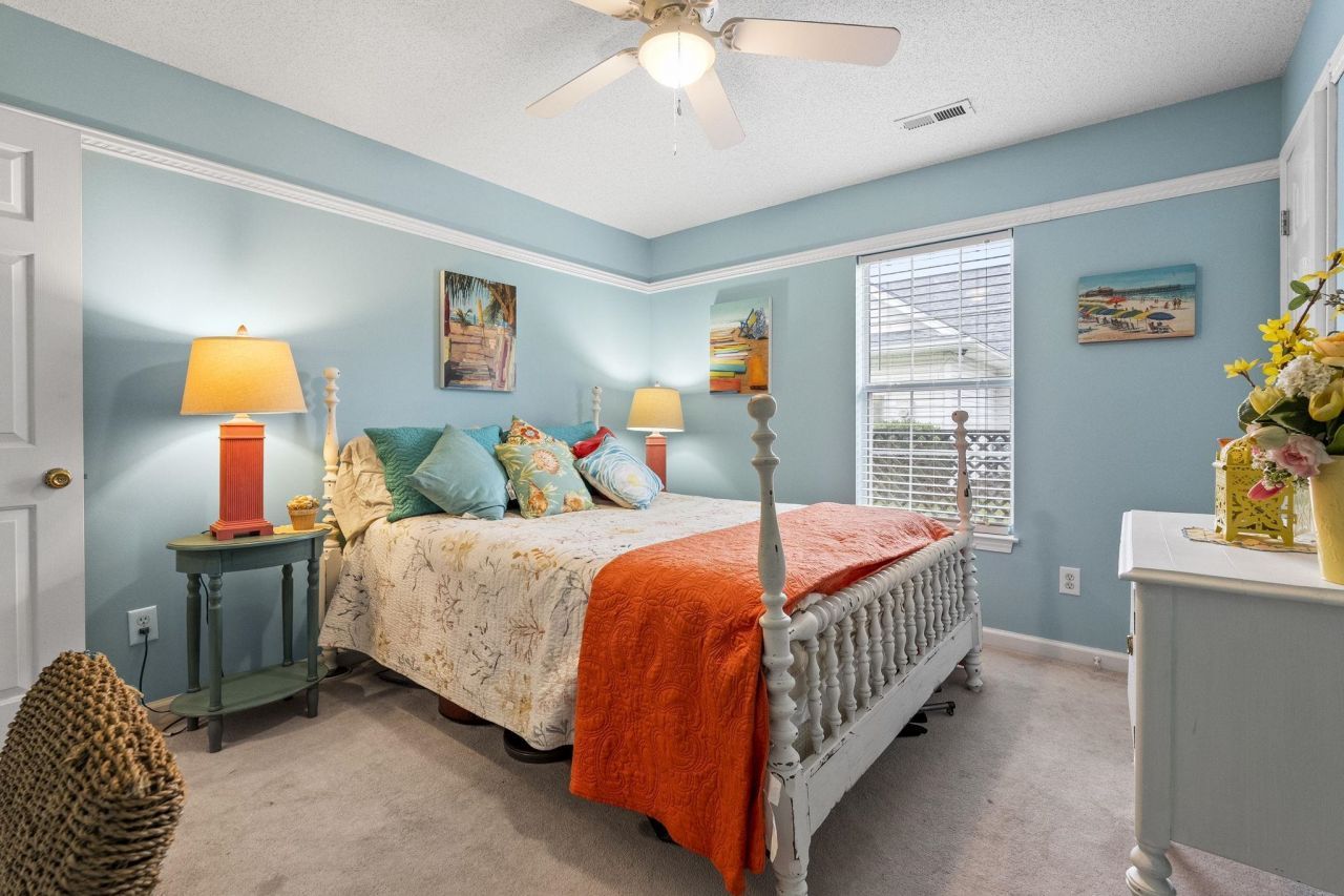 353 Worthington Circle Photo 20