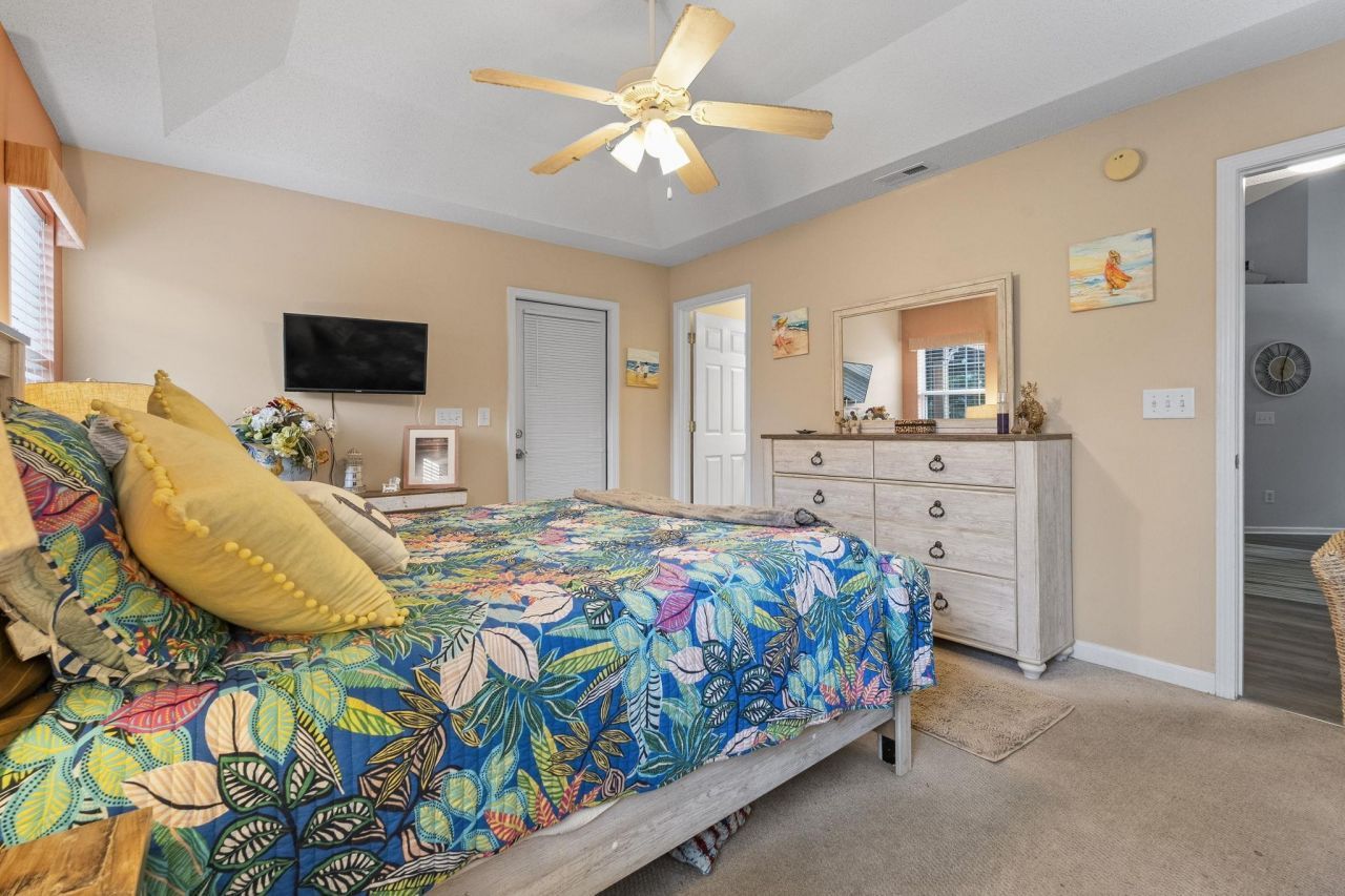 353 Worthington Circle Photo 24