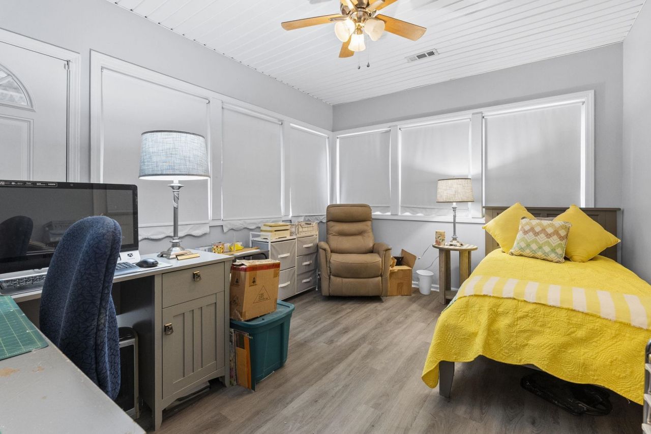 353 Worthington Circle Photo 28