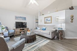 353 Worthington Circle photo 4