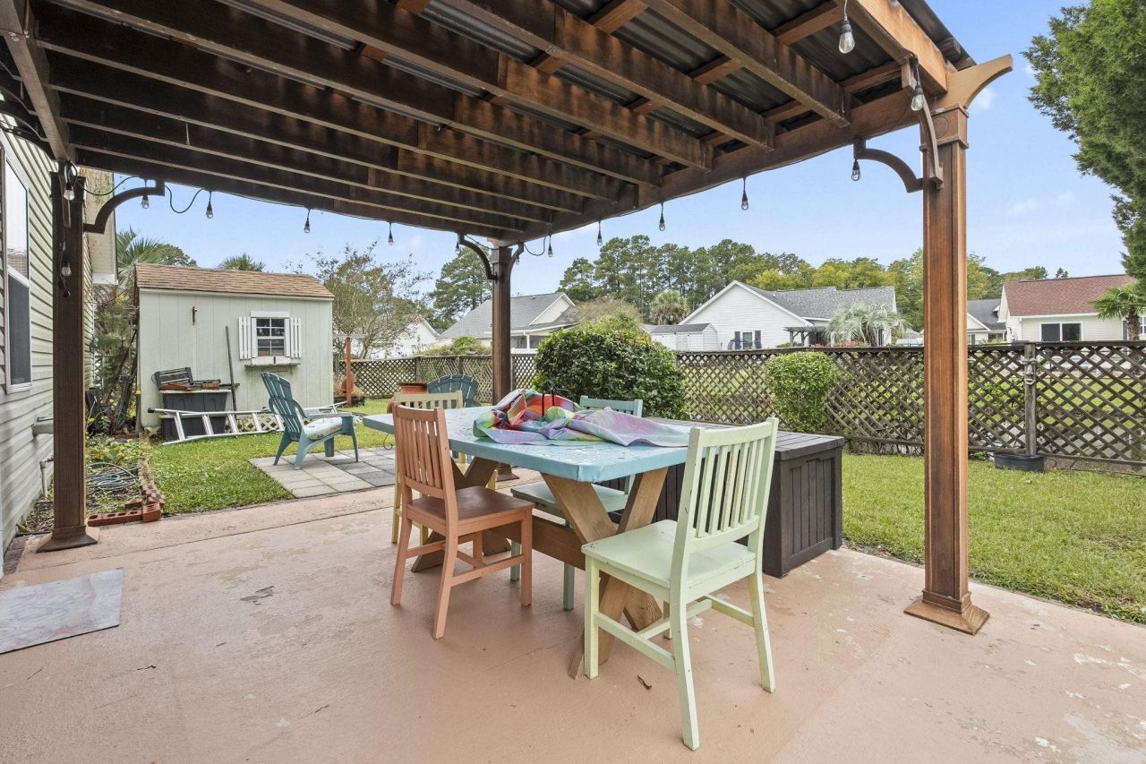 353 Worthington Circle Photo 32