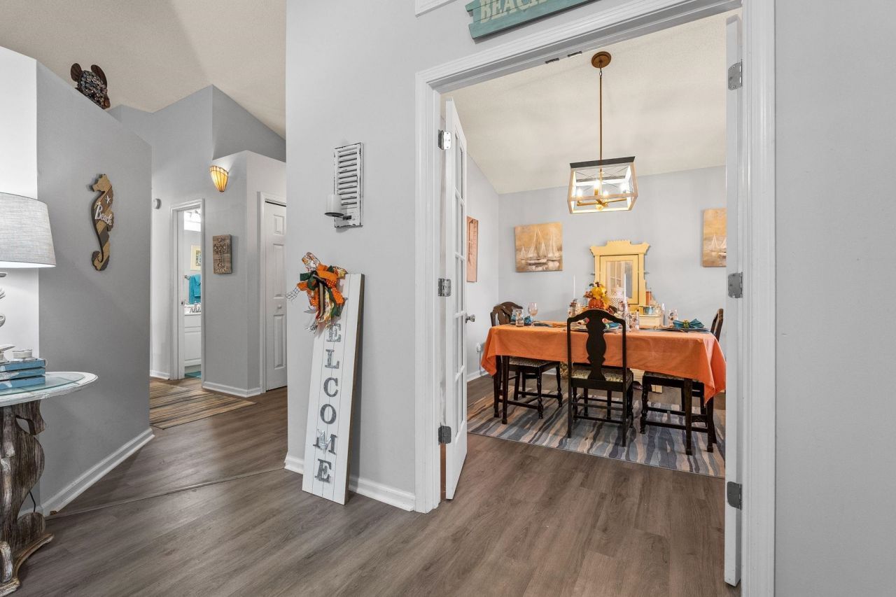 353 Worthington Circle Photo 9