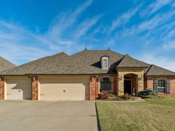 12611 Forest Oaks Drive, Choctaw, OK 73020