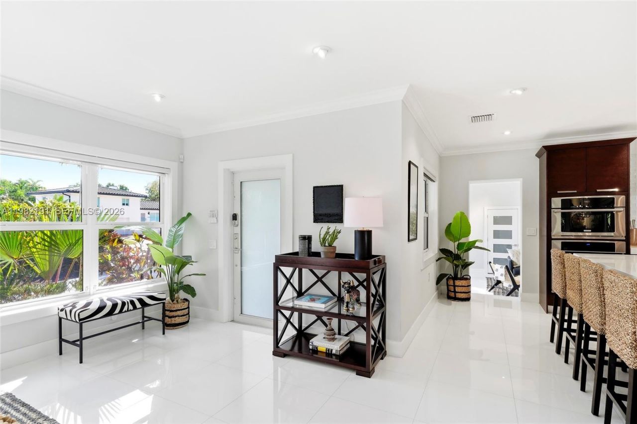 1133 NE 88th St, Miami, FL 33138 Photo