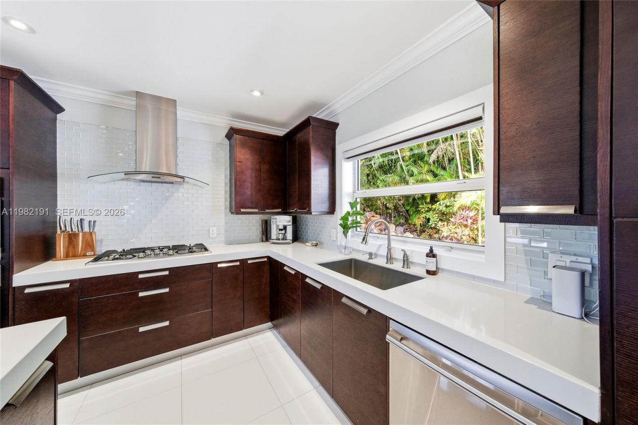 1133 NE 88th St, Miami, FL 33138 Photo