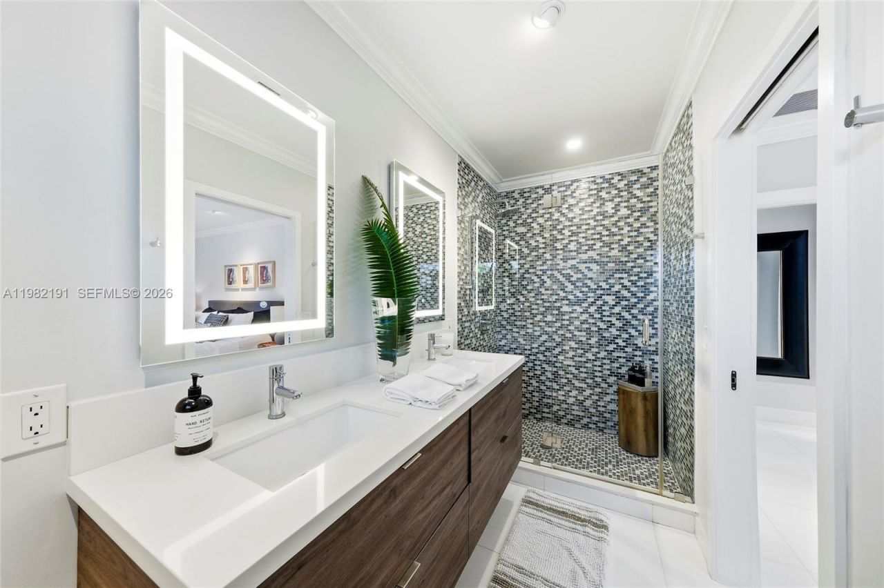 1133 NE 88th St, Miami, FL 33138 Photo