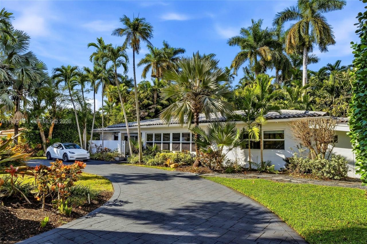 1133 NE 88th St, Miami, FL 33138 Photo