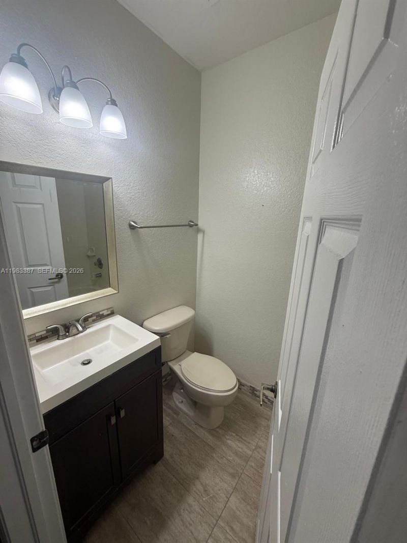 10776 NW 83rd Ter, Unit 1-19, Doral, FL 33178 Photo