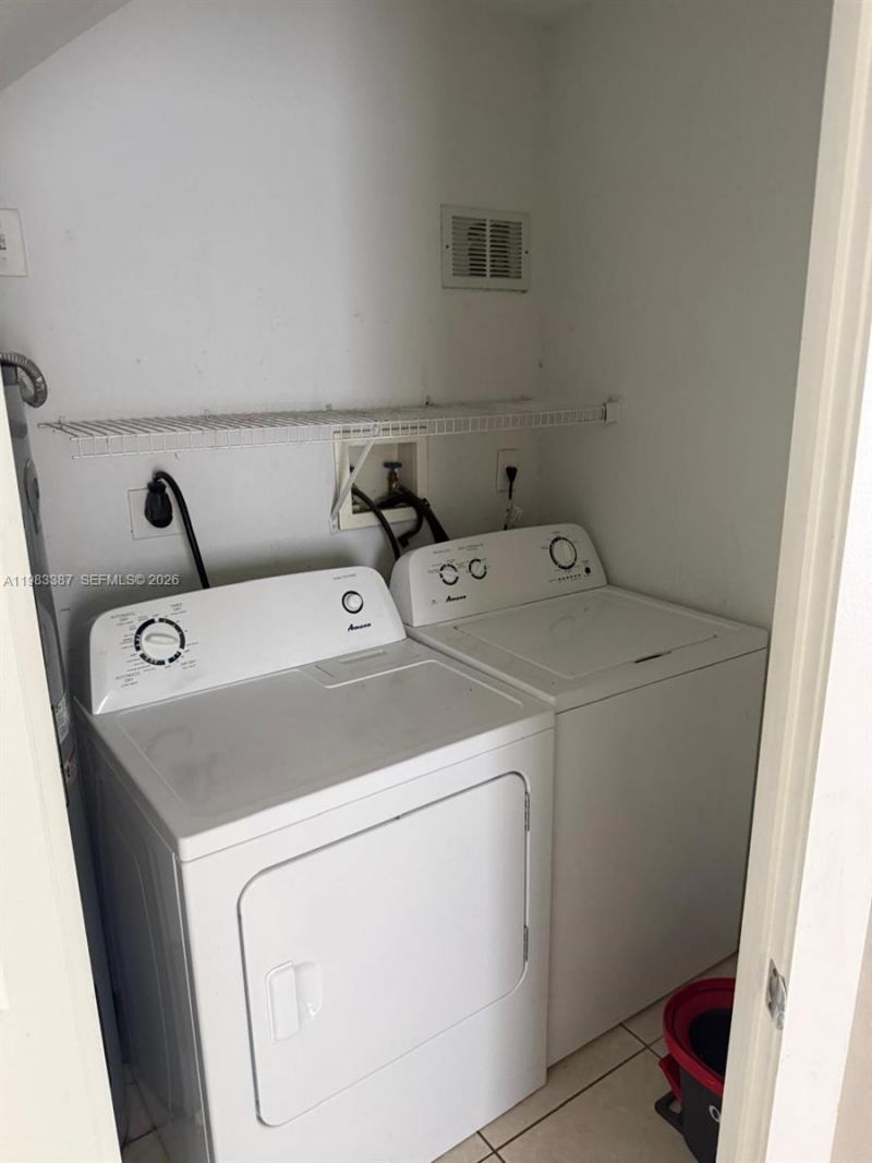 10776 NW 83rd Ter, Unit 1-19, Doral, FL 33178 Photo