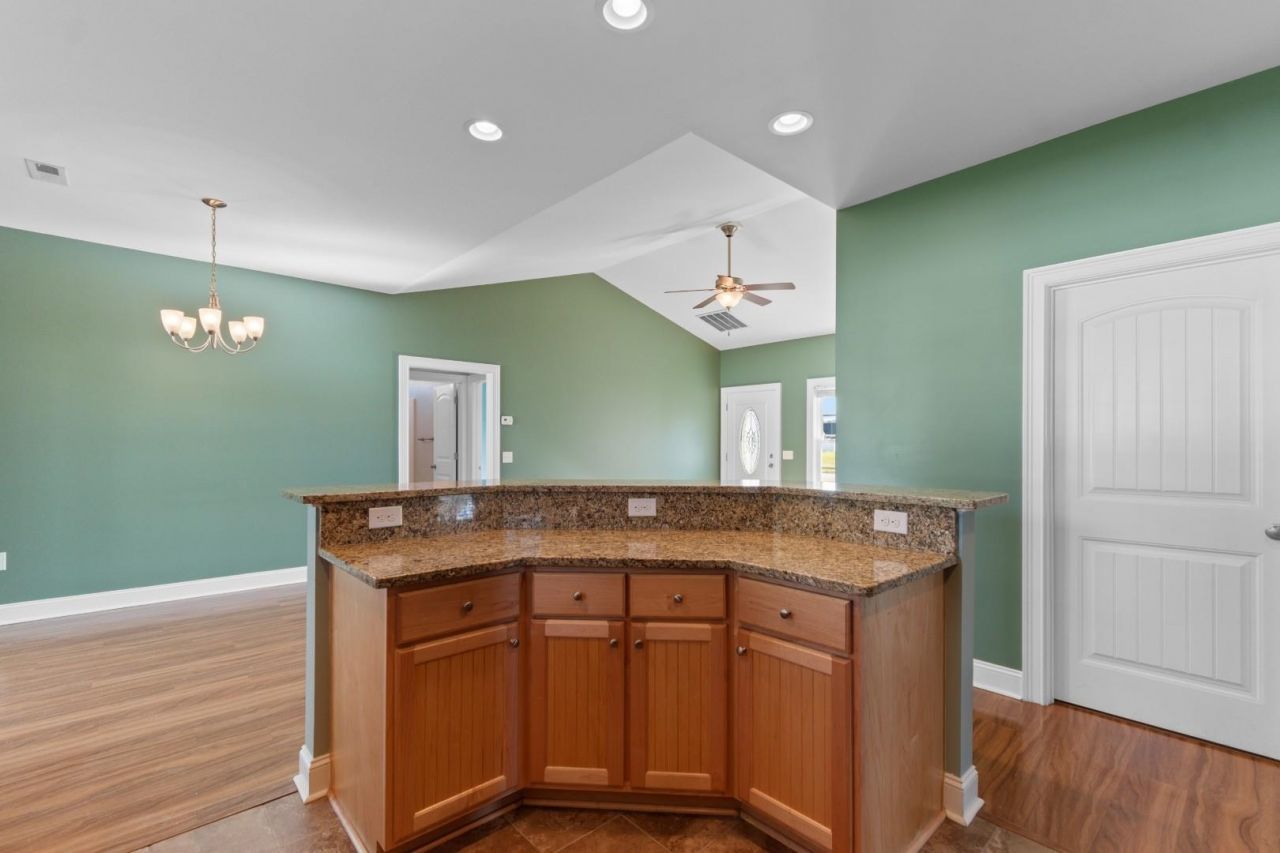 313 Basswood Ct. Photo 12