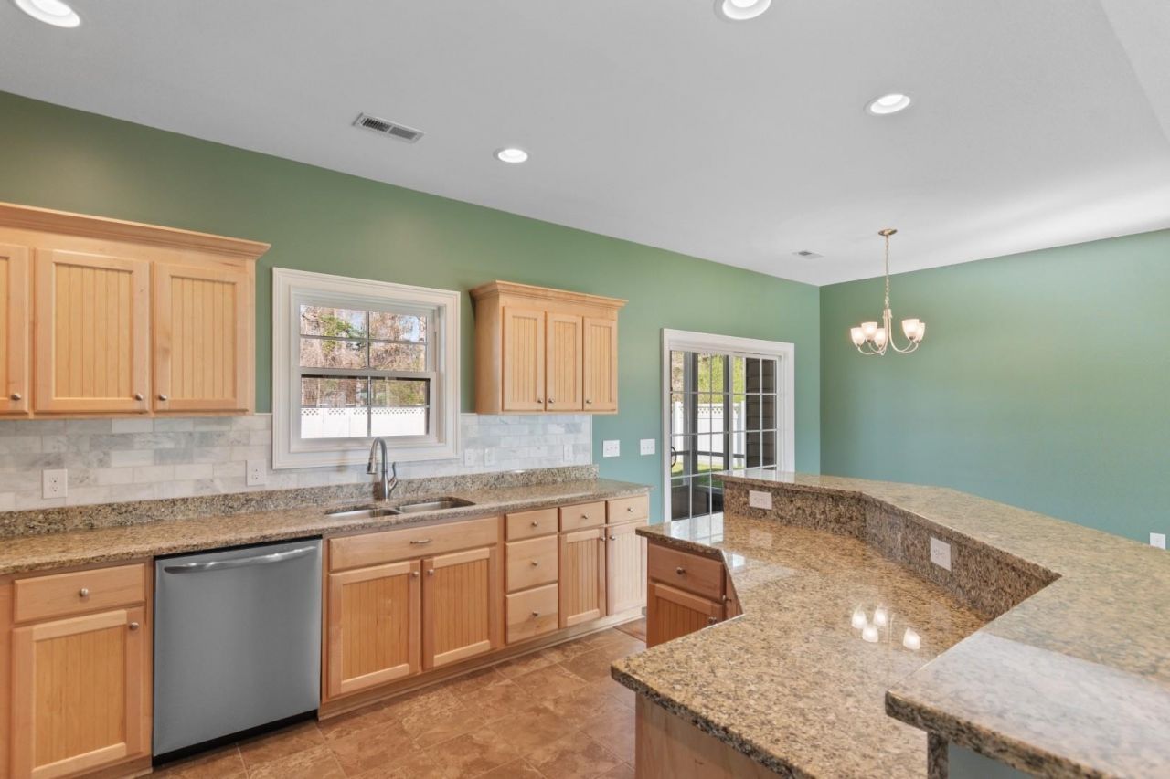 313 Basswood Ct. Photo 14