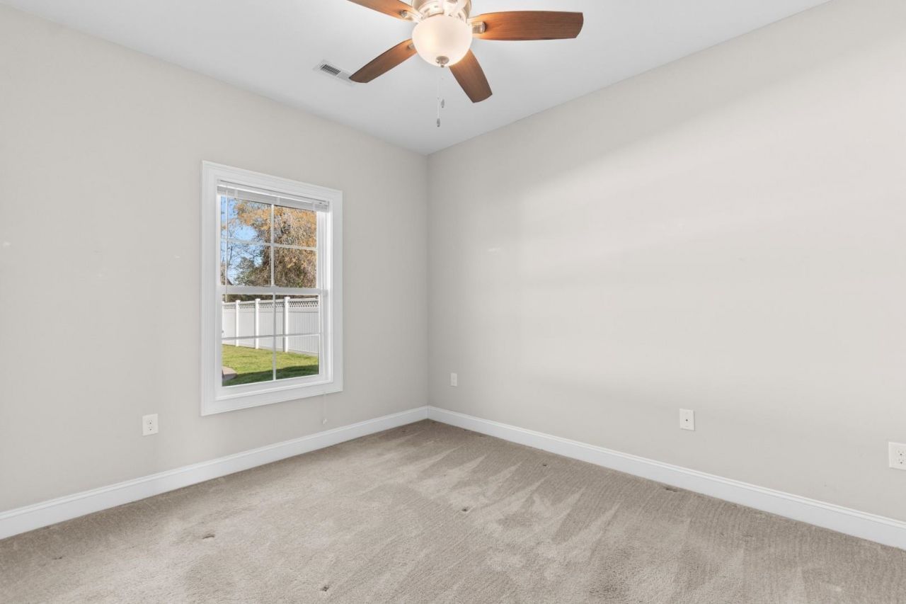 313 Basswood Ct. Photo 20