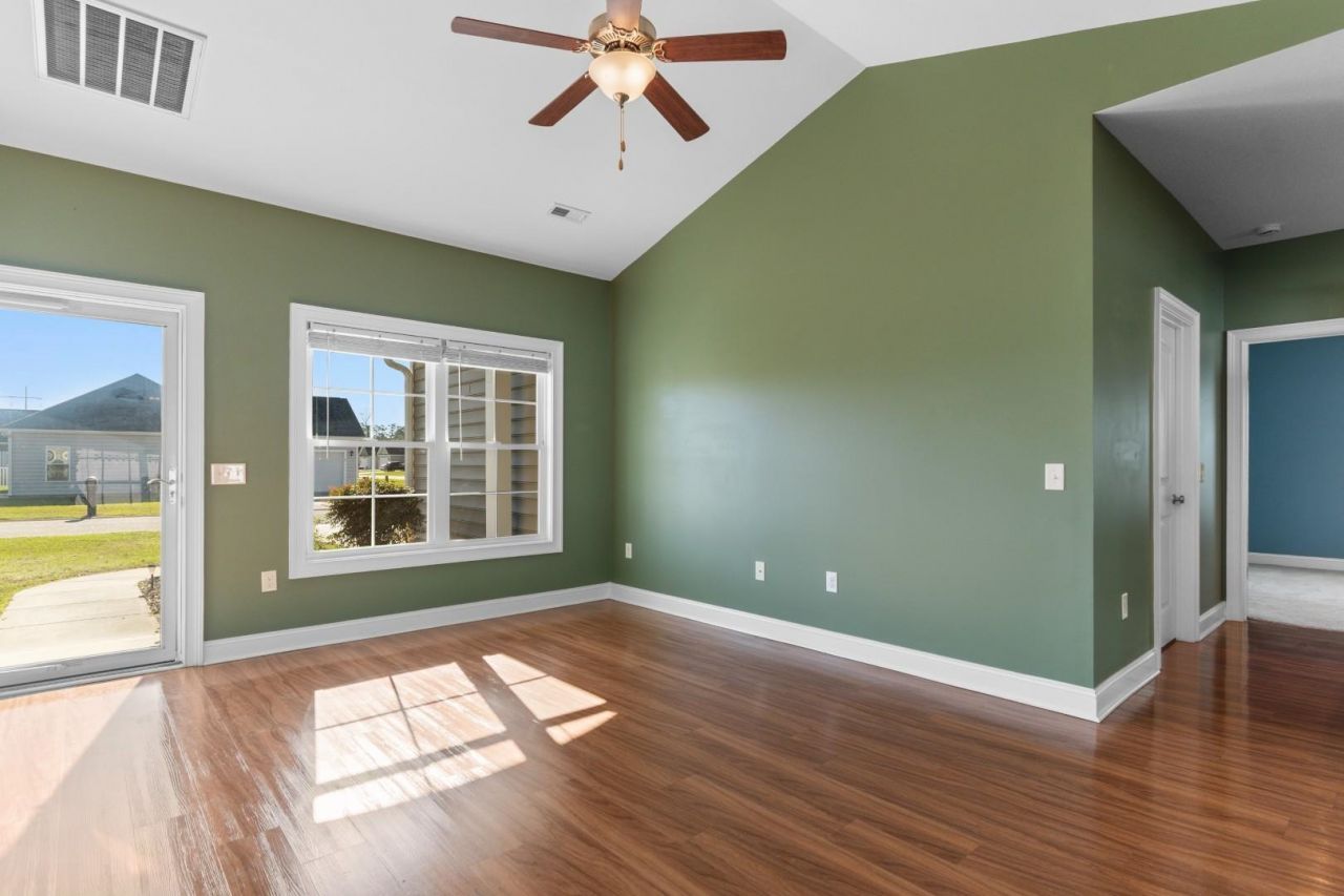 313 Basswood Ct. Photo 5