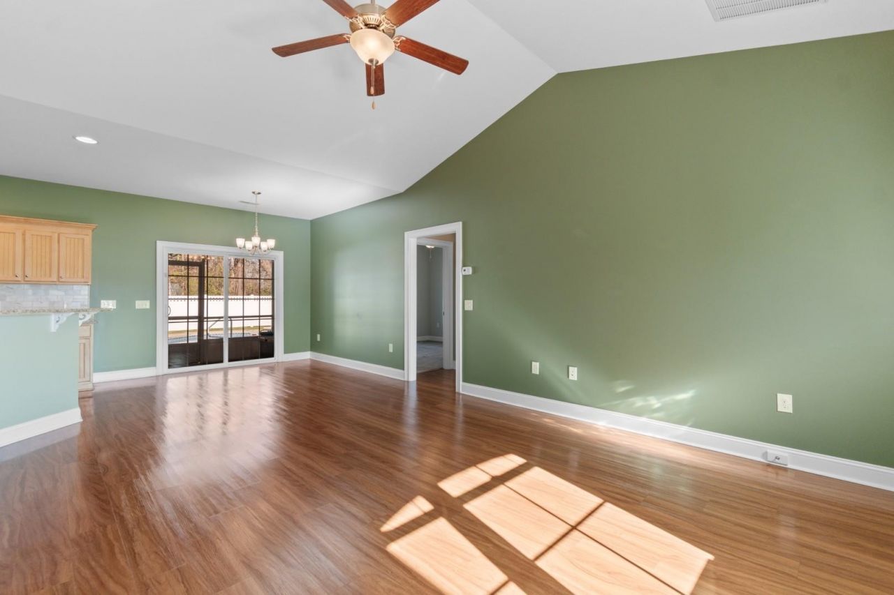 313 Basswood Ct. Photo 7