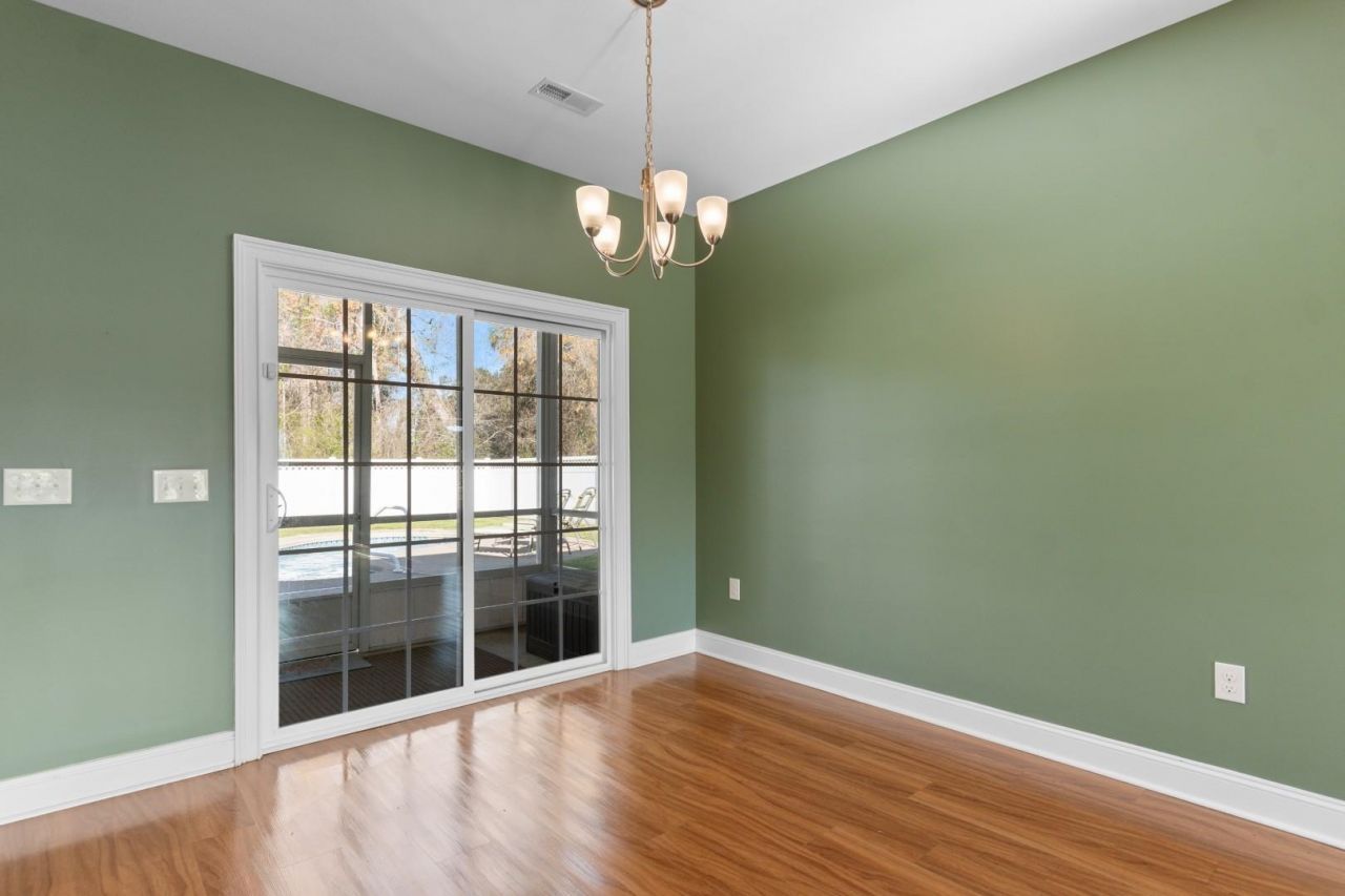 313 Basswood Ct. Photo 8