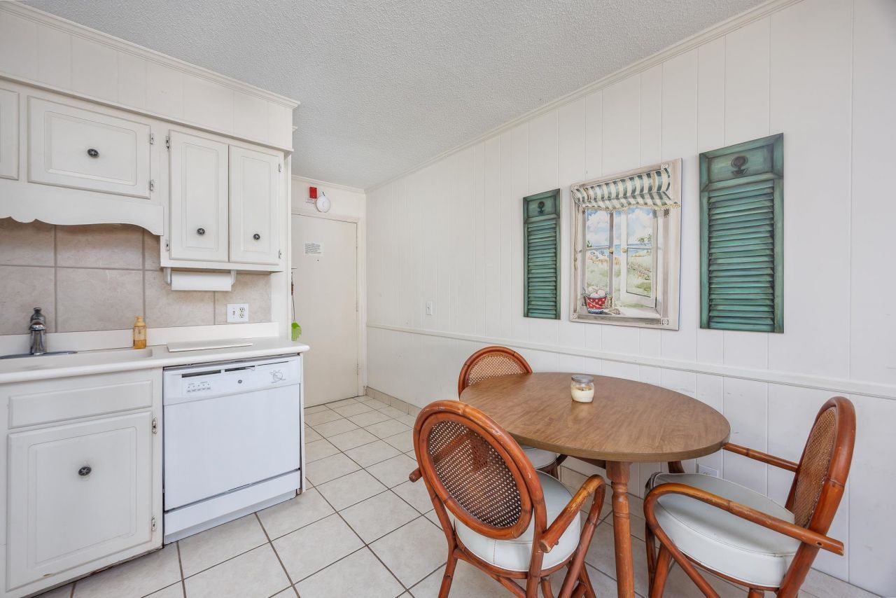 5001 N Ocean Blvd.  Photo 8