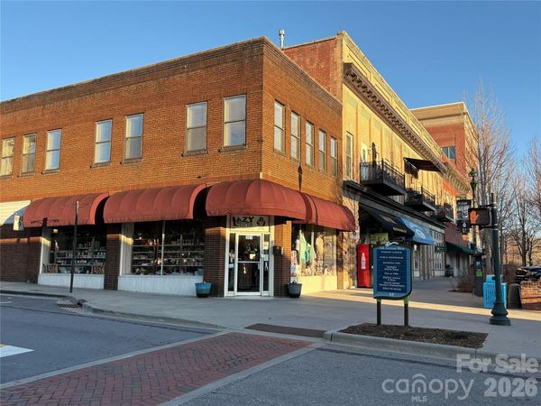 501 N Main Street , Hendersonville, NC 28792