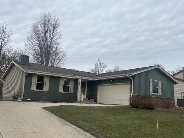 1214 Cherrywood DRIVE, Waukesha, WI 53188